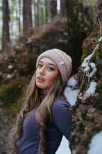 Load image into Gallery viewer, Santos Beanie