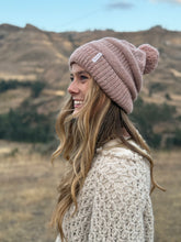 Load image into Gallery viewer, Santos Beanie