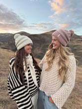 Load image into Gallery viewer, Santos Beanie
